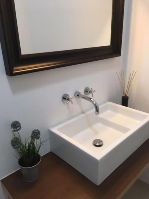 Charming Suite Private Wc & Balcony ลิสบอน ภายนอก รูปภาพ